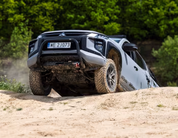 Mitsubishi L200 "Superstark" '2021