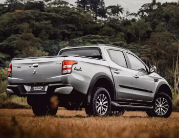 Mitsubishi L200 Triton HPE-S "Outdoor" [Latam] '2020–pr.