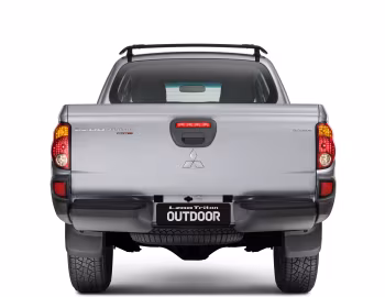 Mitsubishi L200 Triton Outdoor MT [Brazil] '2016–17