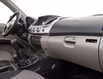 Интерьер Mitsubishi L200 Triton Savana "Off" [Brazil] '2015