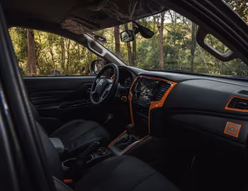 Interior Mitsubishi L200 Triton Sport HPE-S "Sertões" [Brazil] '2020–21
