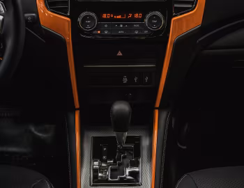 Interior Mitsubishi L200 Triton Sport HPE-S "Sertões" [Brazil] '2020–21