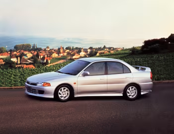 Mitsubishi Lancer [Japan] '10.1995–08.1997