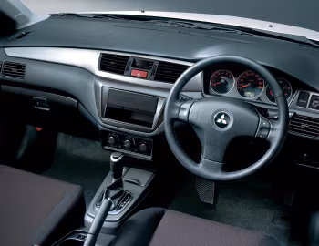 Painel frontal Mitsubishi Lancer Sport [UK-spec] (CS0) '01.2005–07