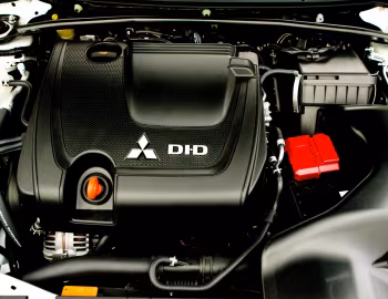 Под капотом Mitsubishi Lancer "Juro" Sportback [UK-spec] '2011