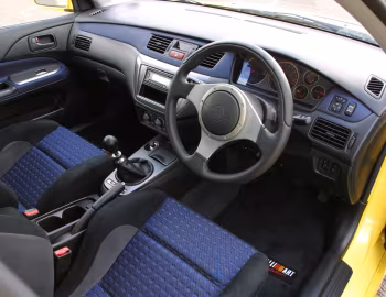 Интерьер Mitsubishi Lancer Evolution VIII FQ-300 [UK-spec] '2004