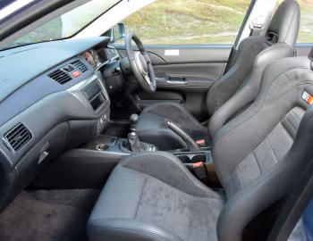 Интерьер Mitsubishi Lancer Evolution VIII FQ-330 [UK-spec] '2004