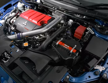 Под капотом Mitsubishi Lancer Evolution X FQ-400 [UK-spec] '2009–16