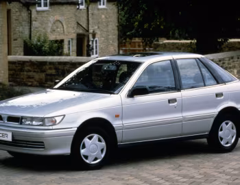 Mitsubishi Lancer Liftback [UK-spec] '1988–92