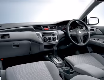 Торпедо Mitsubishi Lancer MX-E [Japan] '01.2005–05.2010