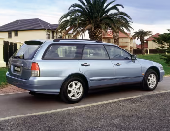 Mitsubishi Magna Advance Wagon (TJ) '2000–02