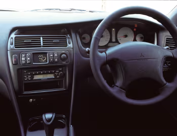 Торпедо Mitsubishi Magna VR-X (TJ) '2002–03