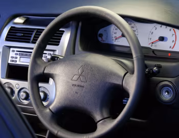 Интерьер Mitsubishi Magna VR (TL) '2003–04