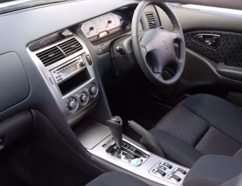 Интерьер Mitsubishi Magna VR AWD (TL) '2003–04