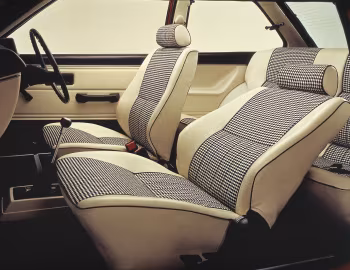 Интерьер Mitsubishi Mirage 3-door '03.1978–02.1982