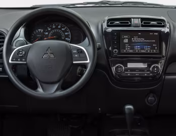 Painel frontal 2021–22 Mitsubishi Mirage G4 "Special Edition" [US-spec] '2020–22