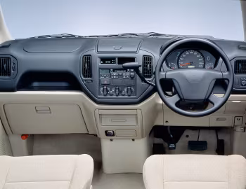 Торпедо Mitsubishi Mirage Dingo '12.1998–01.2001