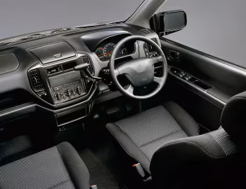 Интерьер Mitsubishi Mirage Dingo Aero '02.2000–01.2001