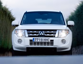 Mitsubishi Montero 5-door '2011–14