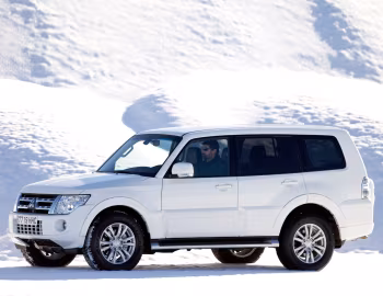 Mitsubishi Montero 5-door '2011–14