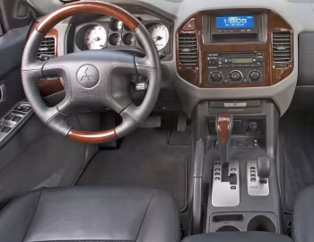 Торпедо 2003–06 Mitsubishi Montero [North America] '2002–06