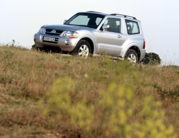 Mitsubishi Montero 3-door '2002–06