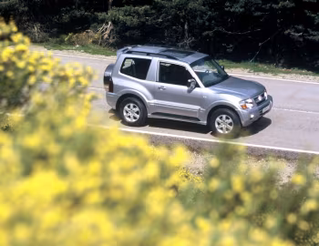 Mitsubishi Montero 3-door '2002–06