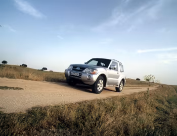 Mitsubishi Montero 3-door '2002–06