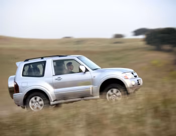 Mitsubishi Montero 3-door '2002–06