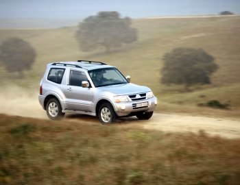 Mitsubishi Montero 3-door '2002–06