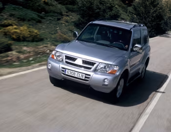 Mitsubishi Montero 3-door '2002–06