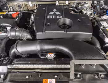 Под капотом Mitsubishi Montero 5-door '2014–21