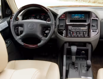 Торпедо 2001–02 Mitsubishi Montero [North America] '2000–02