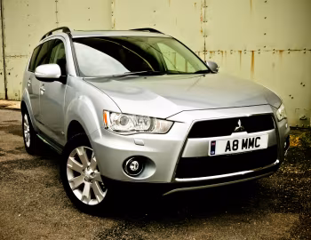 Mitsubishi Outlander GX4 [UK-spec] '10.2010–02.2013