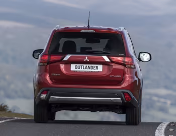 Mitsubishi Outlander [UK-spec] '2015–18