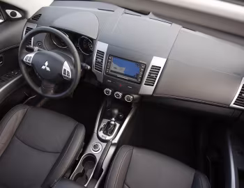 Interior Mitsubishi Outlander [Worldwide] '2009–12