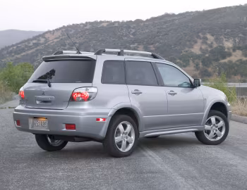 2005–06 Mitsubishi Outlander [North America] '2004–06