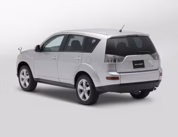 Mitsubishi Outlander [Japan] '10.2005–10.2012