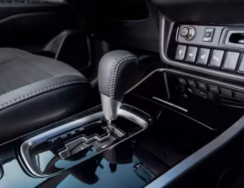 Interior Mitsubishi Outlander [CIS] '2021–22