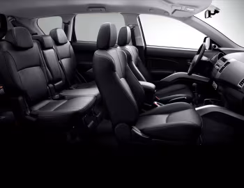 Интерьер 2010–13 Mitsubishi Outlander [North America] '2009–13
