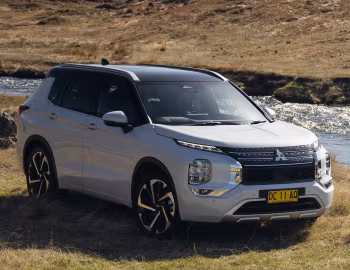 Mitsubishi Outlander Exceed [Australia] '2021–25