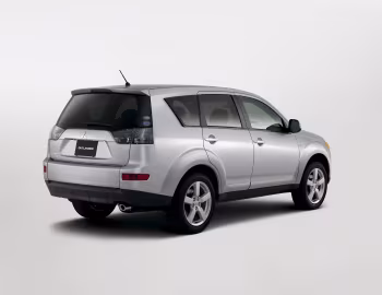 Mitsubishi Outlander [Japan] '10.2005–10.2012