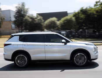 Mitsubishi Outlander [South Africa] '2023–25