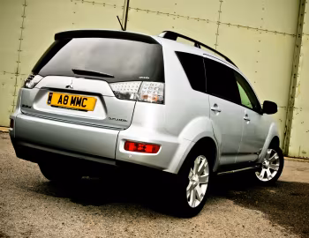 Mitsubishi Outlander GX4 [UK-spec] '10.2010–02.2013