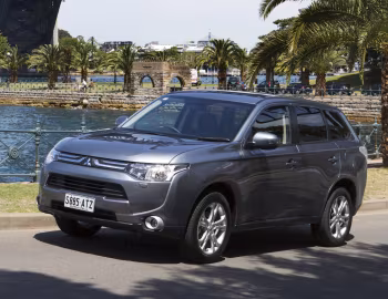 Mitsubishi Outlander [Australia] '2012–14