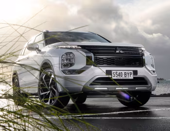 Mitsubishi Outlander Exceed [Australia] '2021–25