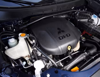 Sob o capô Mitsubishi Outlander [Worldwide] '2009–12