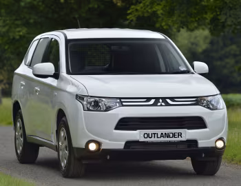 Mitsubishi Outlander Commercial [UK-spec] '2013–14