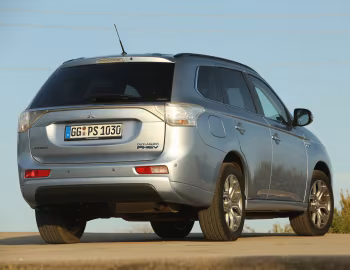 Mitsubishi Outlander PHEV [Worldwide] '2012–15