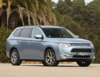 Mitsubishi Outlander PHEV [Worldwide] '2012–15